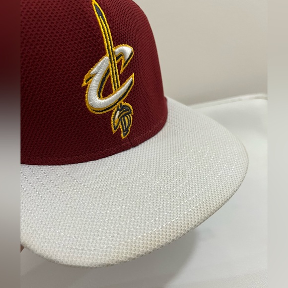Cleveland Cavaliers Snapback Hat Wine Red - Picture 6 of 7